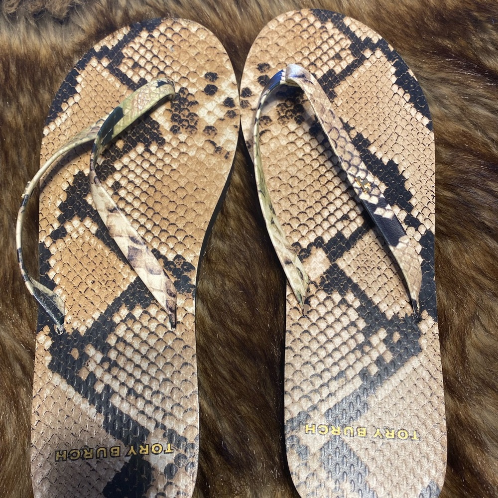 Tory burch flip flops